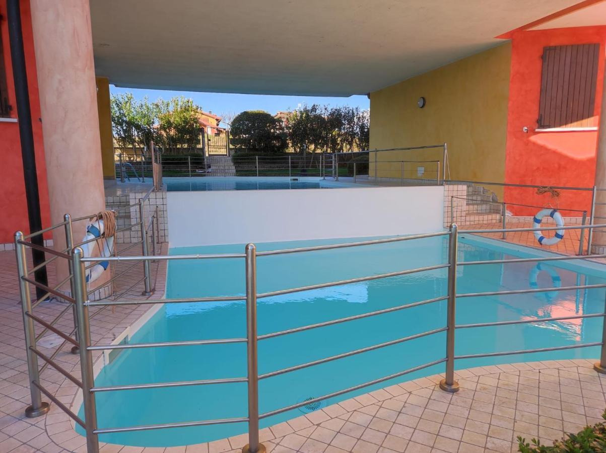 La Casa Di Mery Desenzano del Garda Bagian luar foto